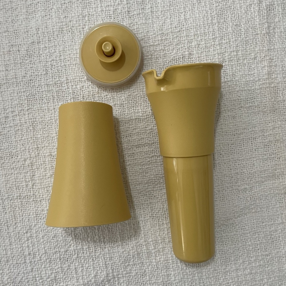 TUPPERWARE Harvest Gold Salad Dressing Cruet‎ 1246 Push Button Lid Vintage